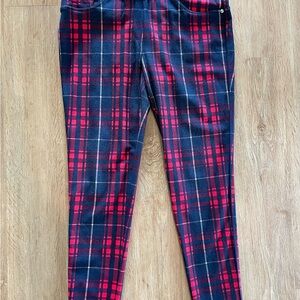 Peter Nygard Red and Black Jeggings with Tailored Fit